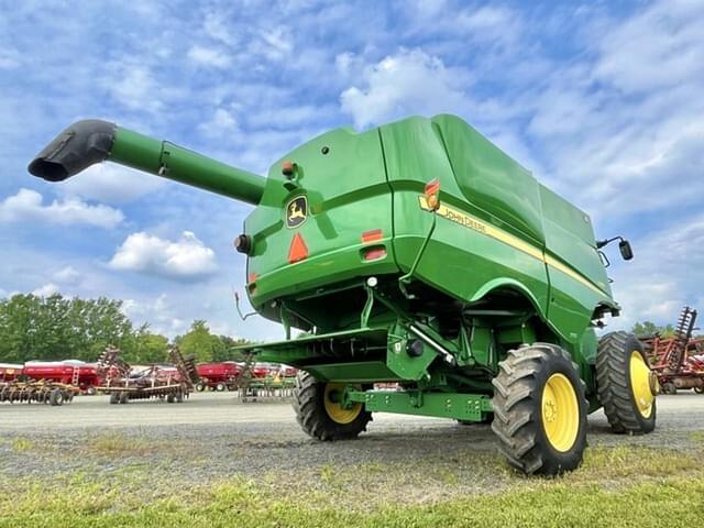 Image of John Deere S660 equipment image 2