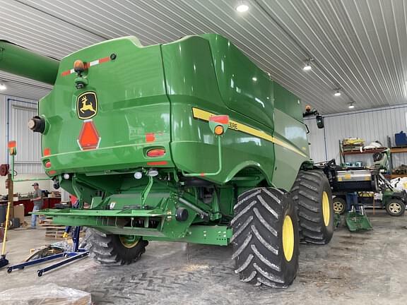 Image of John Deere S660 Image 0