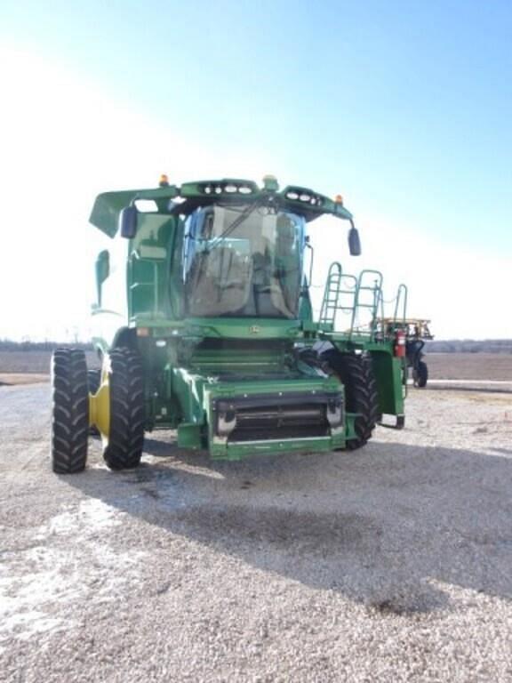 Image of John Deere S660 equipment image 4