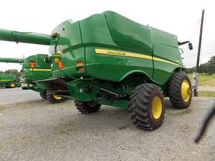 Main image John Deere S660 11