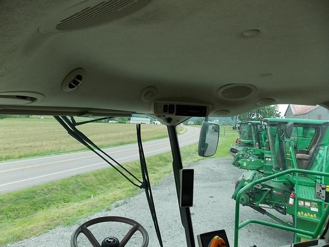 Image of John Deere S660 equipment image 3