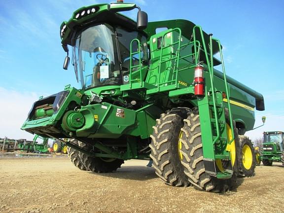 Image of John Deere S660 equipment image 4