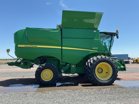 Image of John Deere S670 equipment image 3