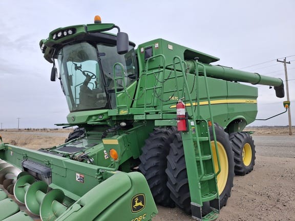 2012 John Deere S670 Equipment Image0
