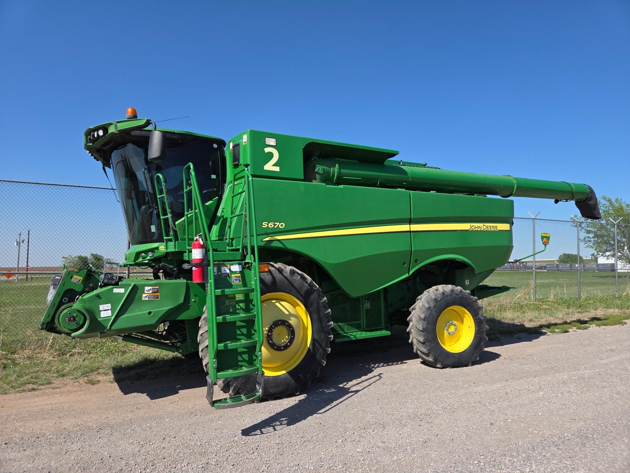 2012 John Deere S670 Equipment Image0