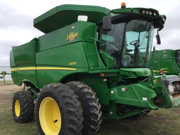 Main image John Deere S670