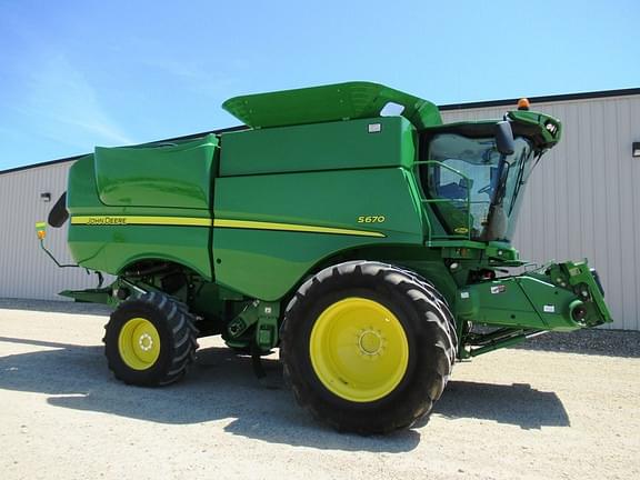 Image of John Deere S670 Primary image