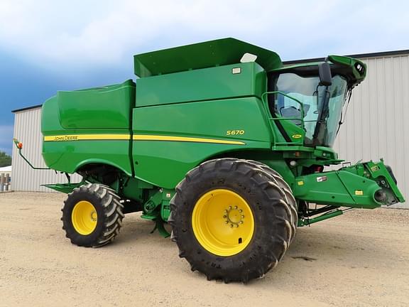 Image of John Deere S670 Primary image