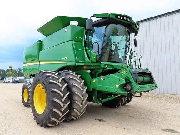 Image of John Deere S670 equipment image 1