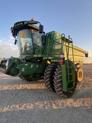 Main image John Deere S670