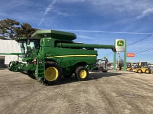 2012 John Deere S670 Image
