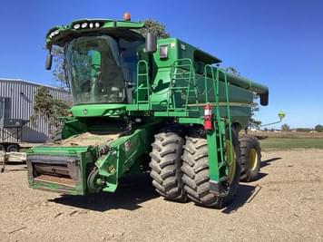 Main image John Deere S670