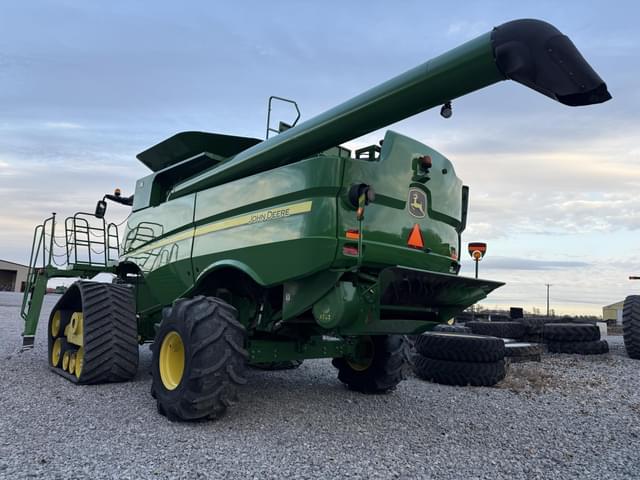 Image of John Deere S670 equipment image 4
