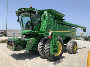 2012 John Deere S670 Image