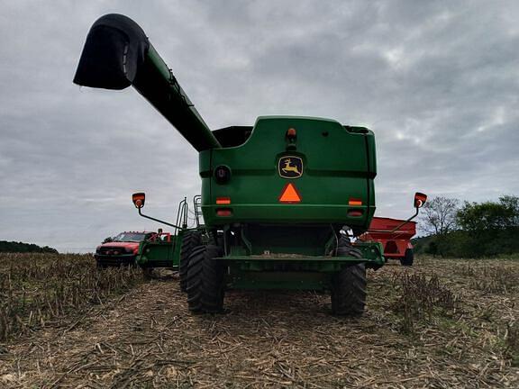 Image of John Deere S670 equipment image 1