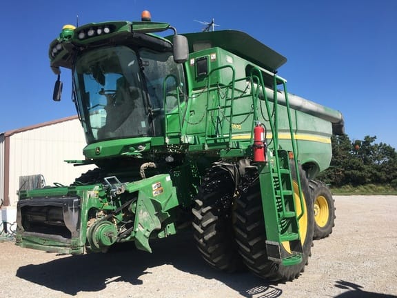 Main image John Deere S670