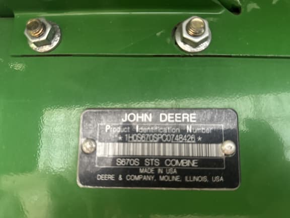 Image of John Deere S670 equipment image 1