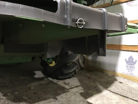 Image of John Deere S670 equipment image 4