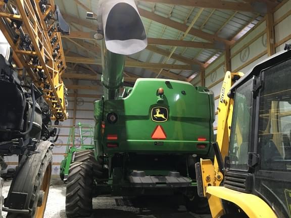 Image of John Deere S670 equipment image 2