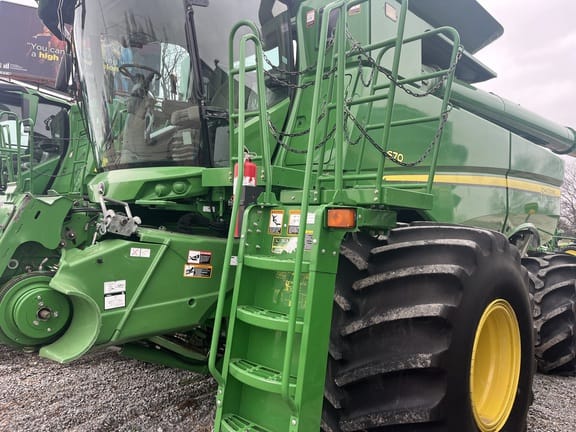 Main image John Deere S670