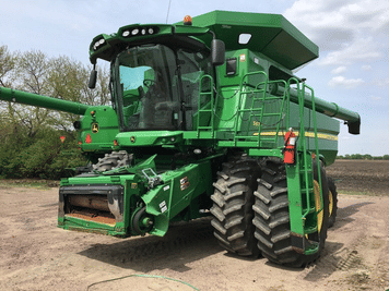 Main image John Deere S670