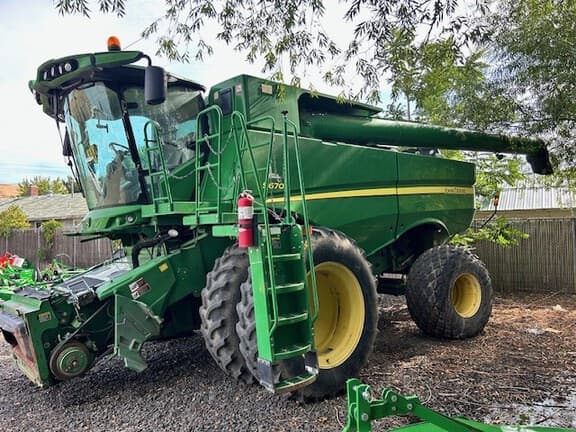Image of John Deere S670 Primary image