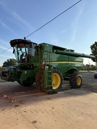Image of John Deere S670 equipment image 2
