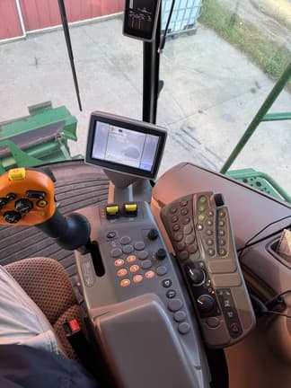 Image of John Deere S670 equipment image 3