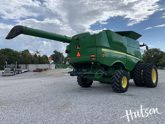 Image of John Deere S670 equipment image 1