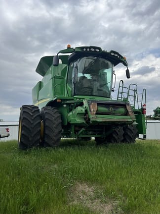 Main image John Deere S670