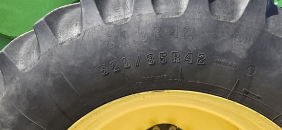 Image of John Deere S670 equipment image 2