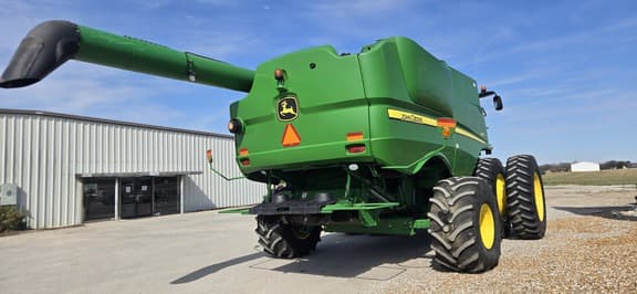 Image of John Deere S670 equipment image 3