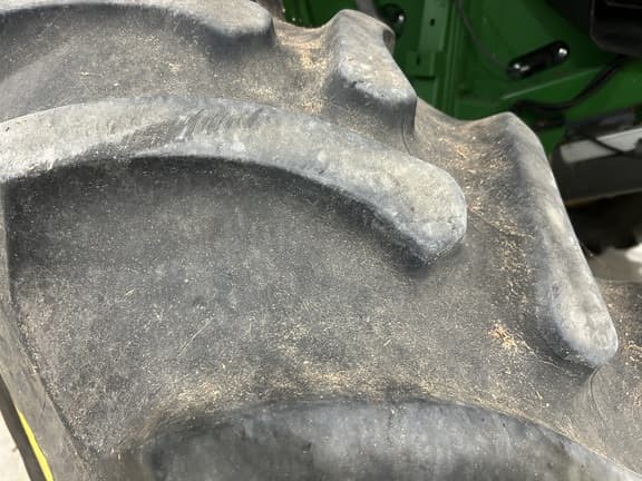 Image of John Deere S670 equipment image 1