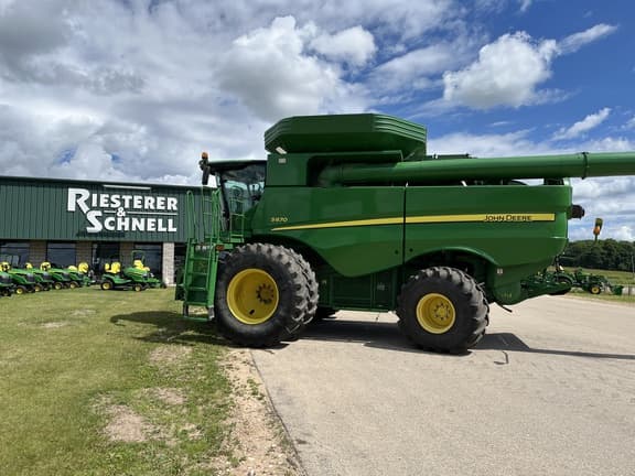 Image of John Deere S670 equipment image 2