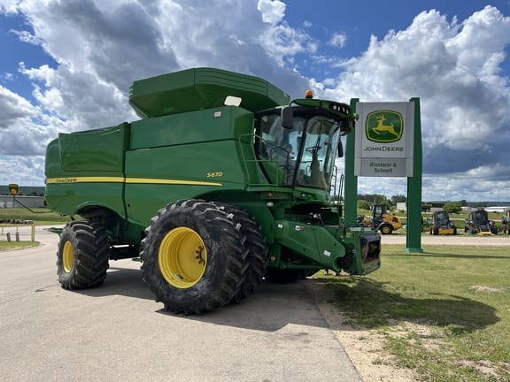 2012 John Deere S670 Equipment Image0