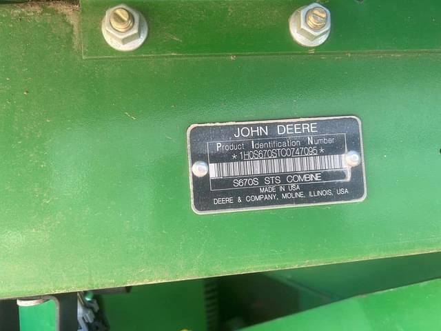 Image of John Deere S670 equipment image 1