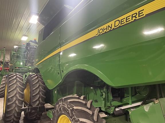 Image of John Deere S670 Primary image