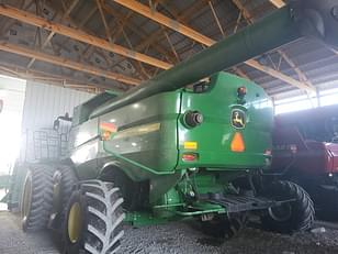 Main image John Deere S670 1