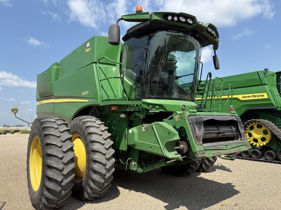 Image of John Deere S670 equipment image 1