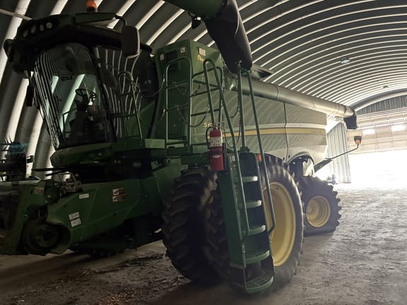 2012 John Deere S670 Equipment Image0