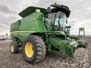 2012 John Deere S670 Image
