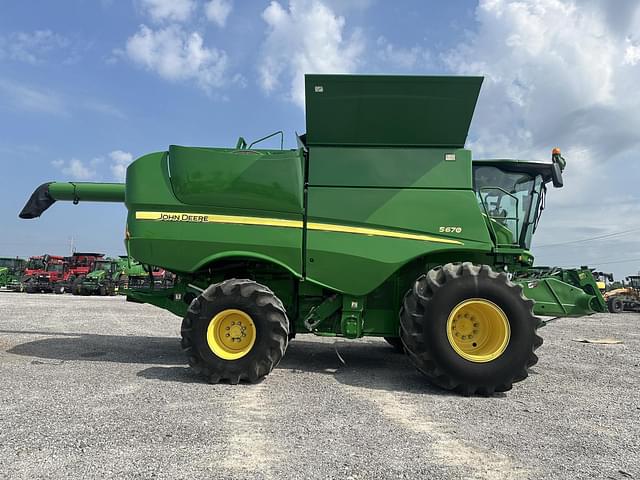 Image of John Deere S670 equipment image 1