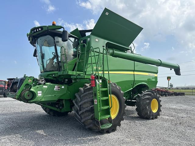 Image of John Deere S670 equipment image 2