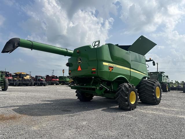 Image of John Deere S670 equipment image 4