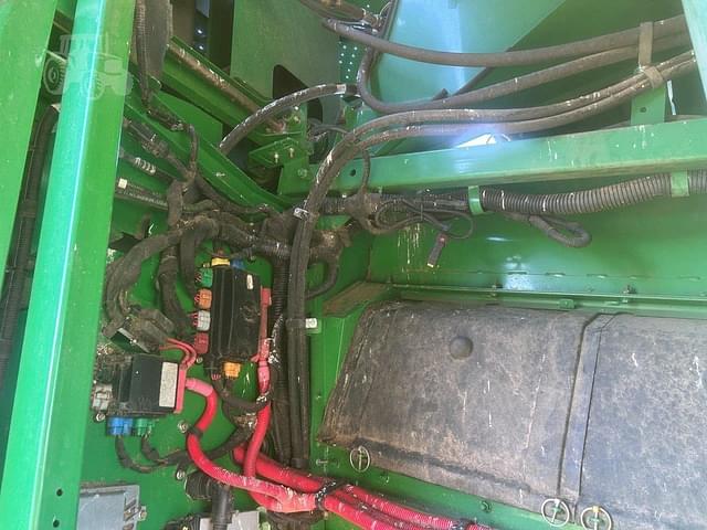 Image of John Deere S670 equipment image 4