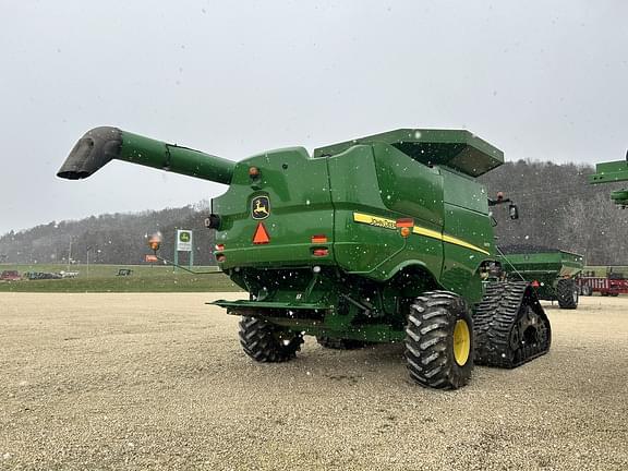 Image of John Deere S670 equipment image 2