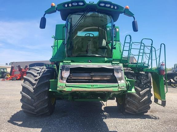 Image of John Deere S670 equipment image 1