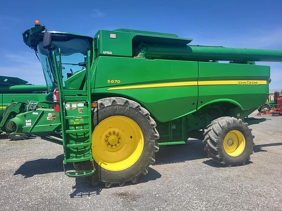 Image of John Deere S670 equipment image 4