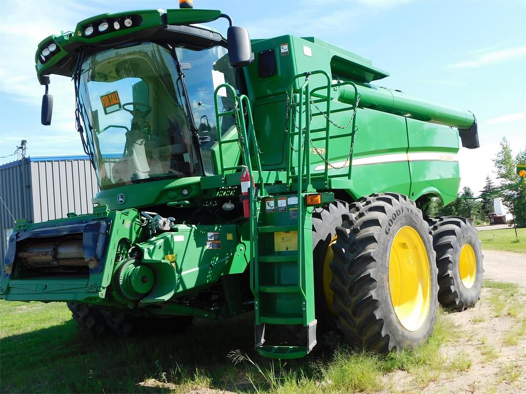 Image of John Deere S670 Primary image