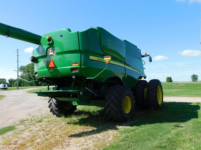 Image of John Deere S670 equipment image 2